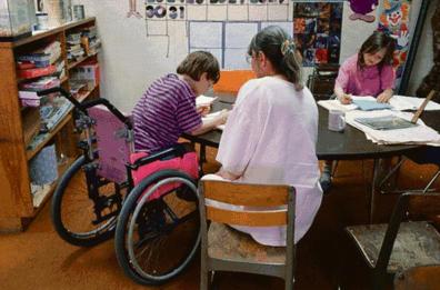 Trani, la denuncia: sull'assistenza alunni disabili «regolamento discriminatorio»