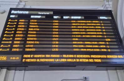 Settimana di passione sui binari: da oggi Puglia isolata, treni cancellati e viaggi infiniti per Roma