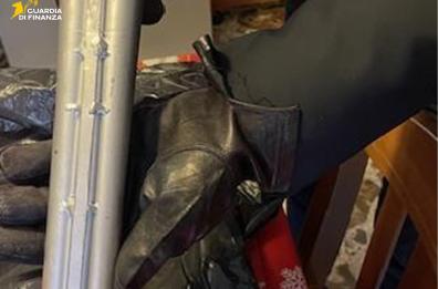 Blitz nel Foggiano della Guardia di Finanza: spacciavano droga e armi, in 15 arrestati a Lucera