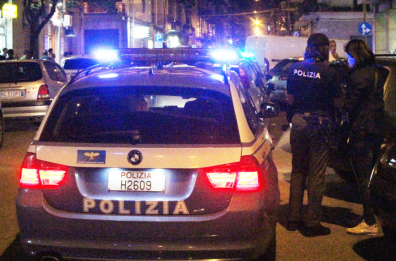 Notte di sprangate e spaccavetrine: a  Madonnella in manette un rapinatore, al Libertà arrestati due ladri
