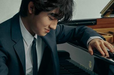 Al Teatro Petruzzelli di Bari arriva Yunchan Lim con l'orchestra del teatro