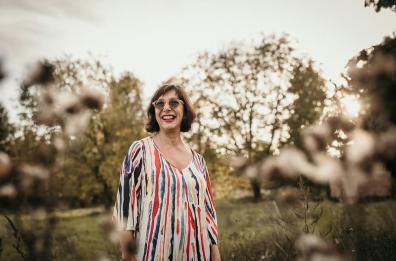 Dalla «saudade» al Mediterraneo: il viaggio sonoro di Amália Baraona tra Brasile e Bari