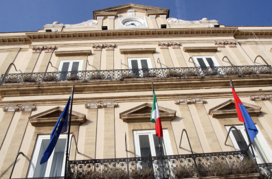 Taranto,  ecco come cambiano le tariffe Tari 2025: l’elenco degli aumenti per famiglie e imprese 