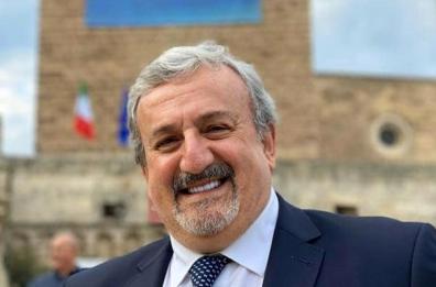 Elezioni regionali in Puglia, Emiliano: «Io consigliere regionale. Aspetto candidatura Decaro»