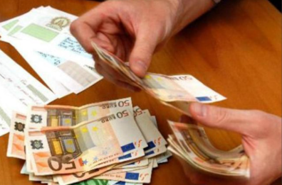 Prestò soldi a 5 persone pretendendo interessi del 300%: a Foggia condannato in appello a 4 anni