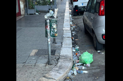 Incuria in pieno centro a Bari: il sindaco Leccese corre ai ripari