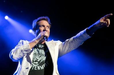 Sale la febbre per i Duran Duran a Bari, i fan in attesa del concerto: «Sono 40 anni che li aspettiamo»