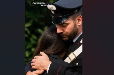 Ginosa Marina, minaccia la ex che si barrica in casa mentre lui tenta di sfondare la porta: arrestato