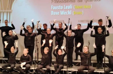 A Barletta l’emozione di un coro che parla con i segni: premiati i ragazzi del «Giovanni Paolo II»