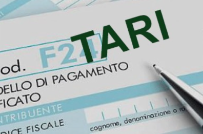 Taranto, avvisi di pagamento Tari via Pec o sulla app: cittadini in coda per chiedere informazioni
