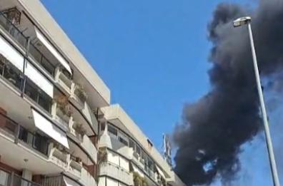 Valenzano, fiamme sul terrazzo di un edificio: l'intervento dei vigili del fuoco scongiura il peggio