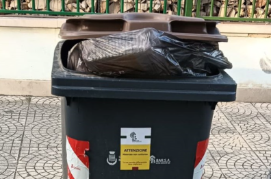 Rifiuti a Barletta, stop a multe «condominiali»: «Penalizzati solo i cittadini virtuosi»