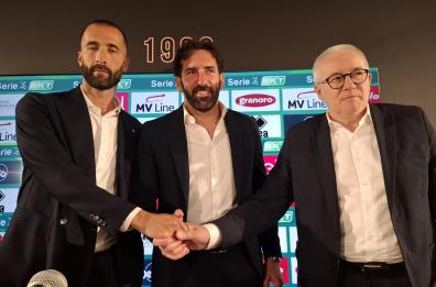 Bari, ecco mister Caserta: «Onorato di essere qui, per me il passato conta poco»