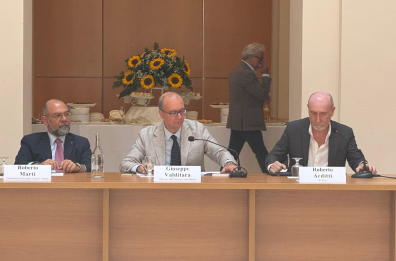 La rivoluzione Valditara: «Basta smartphone in classe. Ai pugliesi destinate risorse per 1 miliardo e 620 milioni»