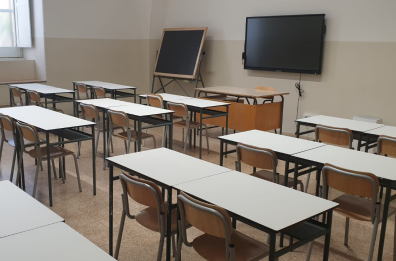 «Non capisci niente», «Sei una pappagalla»: maltrattamenti e minacce, a Taranto professoressa a processo