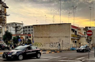 Rapinarono un giovane nel centro storico di Lecce: arrestati due uomini