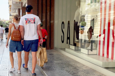 Taranto, «Furti continui e danni ai negozi: i commercianti sono con le spalle al muro»