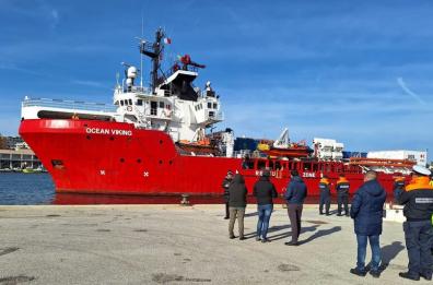 Caso Oceano Viking, la Corte Costituzionale: «Lecito il fermo di una nave Ong, ma la priorità resta salvare vite»