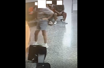 Tensione in uffici Arca a Bari: occupante abusiva aggredisce il personale e getta a terra la macchina salvacoda