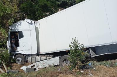 Mottola, tragedia sfiorata sulla SS100: tir esce fuor strada e finisce in un dirupo