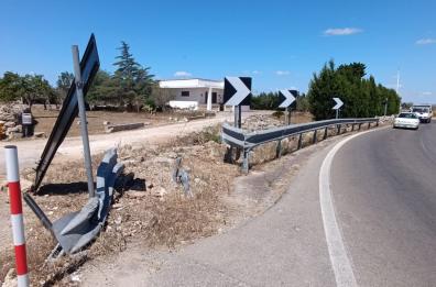 Salento, inseguimento sulla SP 85: fuggono nei campi dopo incidente, trovate targhe false
