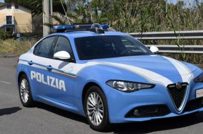 Ricercata in tutta Europa per truffa, alloggiava in un hotel di Porto Cesareo: arrestata 57enne