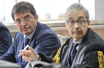 Il camorrista immaginario Cosentino in carcere, gli aguzzini in Parlamento