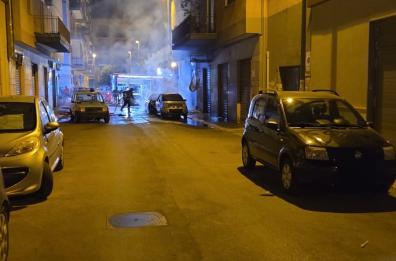 Taranto, 31enne dà fuoco a 13 auto in 2 giorni:  arrestato presunto piromane seriale