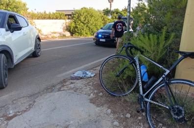 Turista campano travolto da un'auto sulla Presicce-Lido Marini: ciclista 47enne in codice rosso