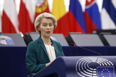 Con la censura a Ursula il cabaret di Macario e Totò appare nel Parlamento Ue