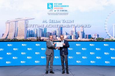 Il prof. Michele Mossa del Poliba premiato come eccellenza dell’Ecoidraulica a Singapore