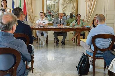 L’appello dei mitilicoltori tarantini: «Stop alle cozze straniere».  Ecco i progetti in campo