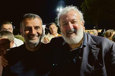 Gli Amleti Emiliano e Decaro, il dilemma candidature davanti alla porta vuota