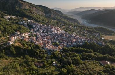 San Costantino Albanese diventa «Il borgo dei suoni» con la Scuola Internazionale di Etnografia Audiovisuale
