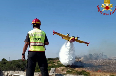 Contro gli incendi in Capitanata due Canadair provvisori ad Amendola