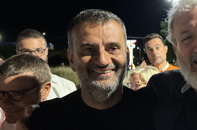 Regionali, De Luca attacca Decaro: «Sembra un prete spogliato, se si candida tradisce gli elettori»