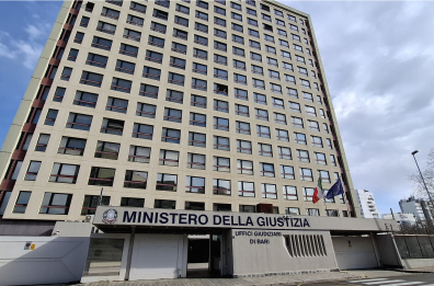 Bari, l'analisi del procuratore Rossi: «Le carceri sono fuori controllo, comandano i clan dall'interno»