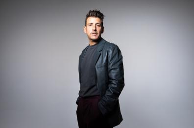 «Dieci anni di gratitudine», doppia tappa in Puglia per Francesco Gabbani a Ostuni e Barletta