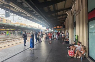 Treni, ancora ritardi sulla linea per Lecce: ritardi di oltre due ore per un guasto alla linea elettrica. Circolazione ripresa