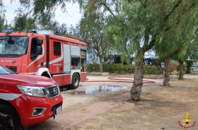 Molfetta, fiamme nel ristorante Blue Paradise: struttura collassata