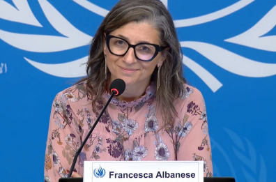 Le chiavi della Città di Bari a Francesca Albanese, ma il centrodestra chiede la revoca dell'onorificenza 