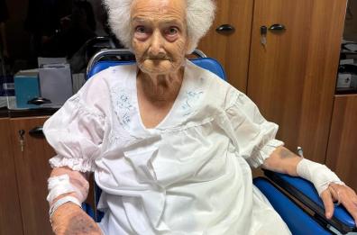 Bisceglie, anziana di 106 anni si rompe il femore e viene operata: 24 ore dopo lascia già il letto