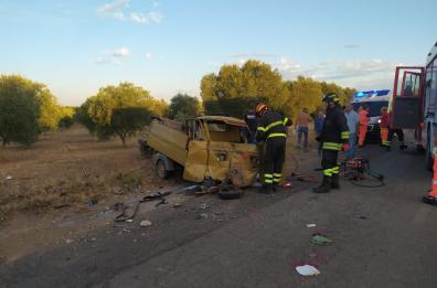 Auto contro apecar tra Torricella e Lizzano: 70enne muore sul colpo