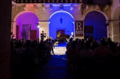 «In the Darkness», al Ritratti Festival di Monopoli Debussy e Ravel si suonano al buio