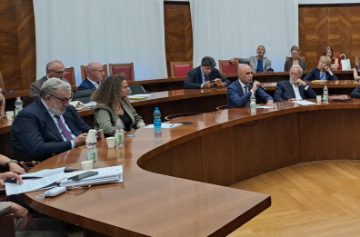 Ilva a forni elettrici: finalmente si parte. Mandato di Urso ai commissari per indire la gara