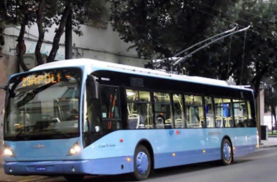 Filobus, scoppia una nuova polemica: «Il progetto di Lecce copiato da Ferrara»
