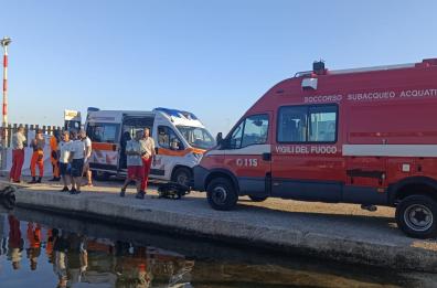  Dopo due giorni è stato ritrovato il corpo senza vita del turista 78enne disperso in mare a Pescoluse VIDEO 