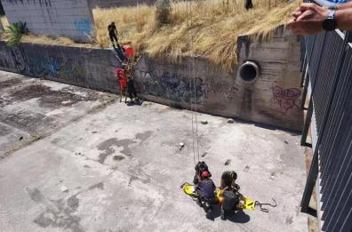 Andria, 70enne malato di Alzheimer cade in un canale: salvato 