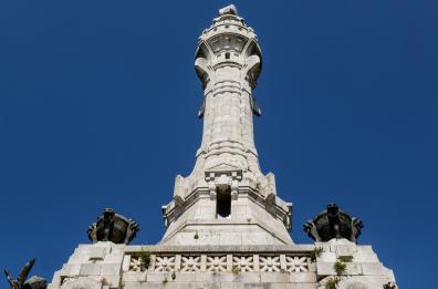 Il faro senza mare: Minervino Murge e la memoria nel libro di Paolo Pinnelli