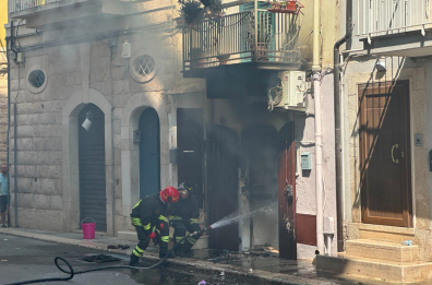 Esplosione in casa a Corato, è morta la 42enne ustionata nell'incendio. Ancora grave la bambina